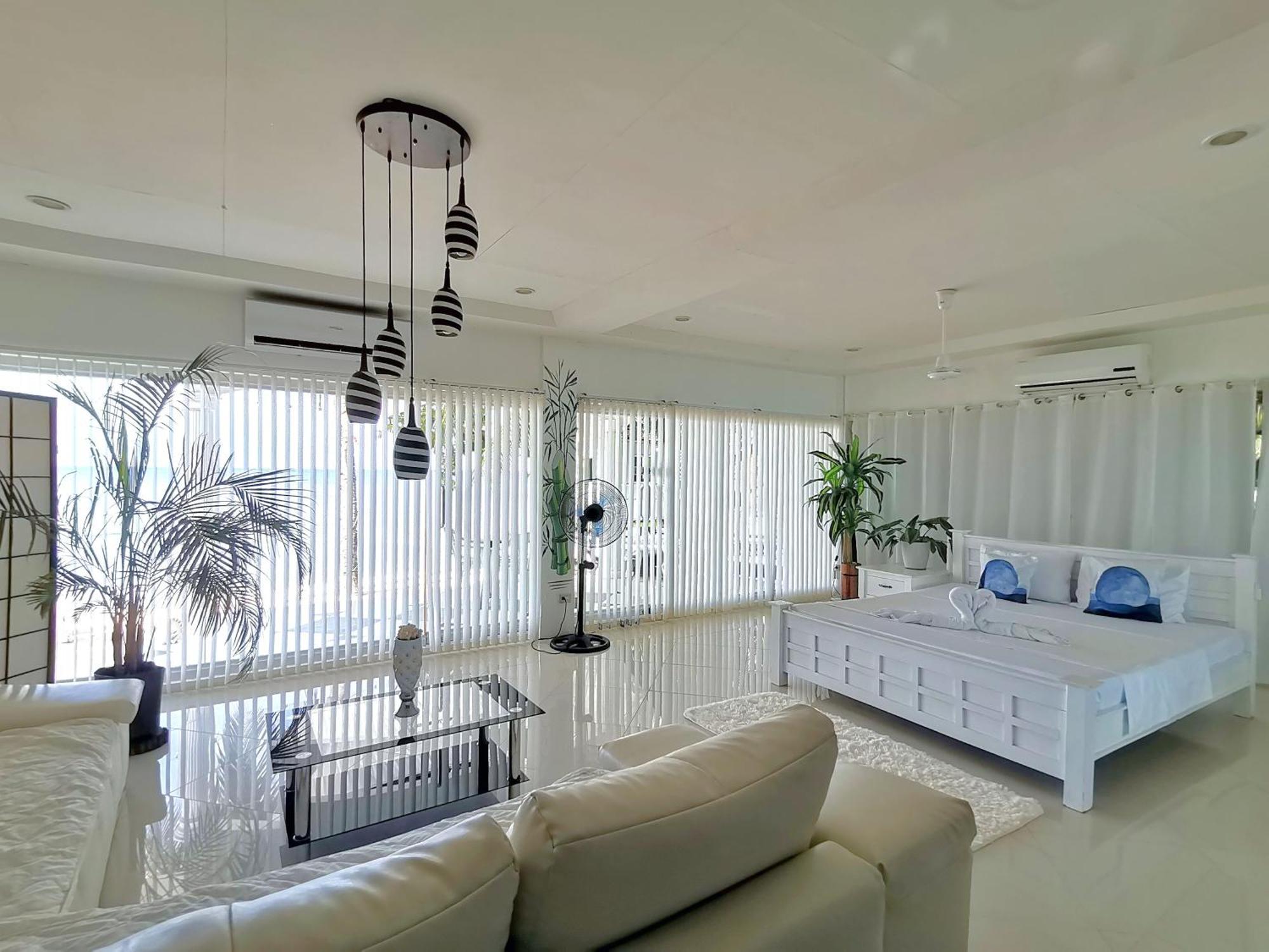 Beach Front White House Villa Maria  Exterior photo